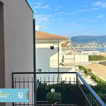 Apartment M097 - Marcelli, Trilocale Sul Mare Con Privata