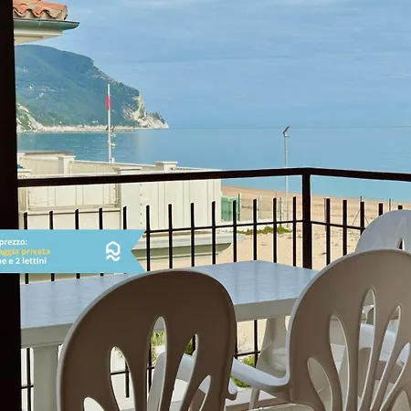 M097 - Marcelli, Trilocale Sul Mare Con Privata Apartment *